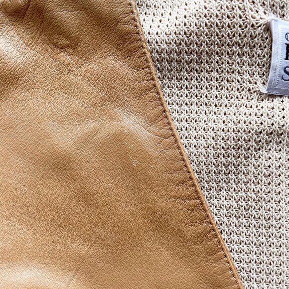 Gianfranco Ferré 1990s Vintage Beige Leather & Knit V-Neck Sweater Top - Picture 7 of 9
